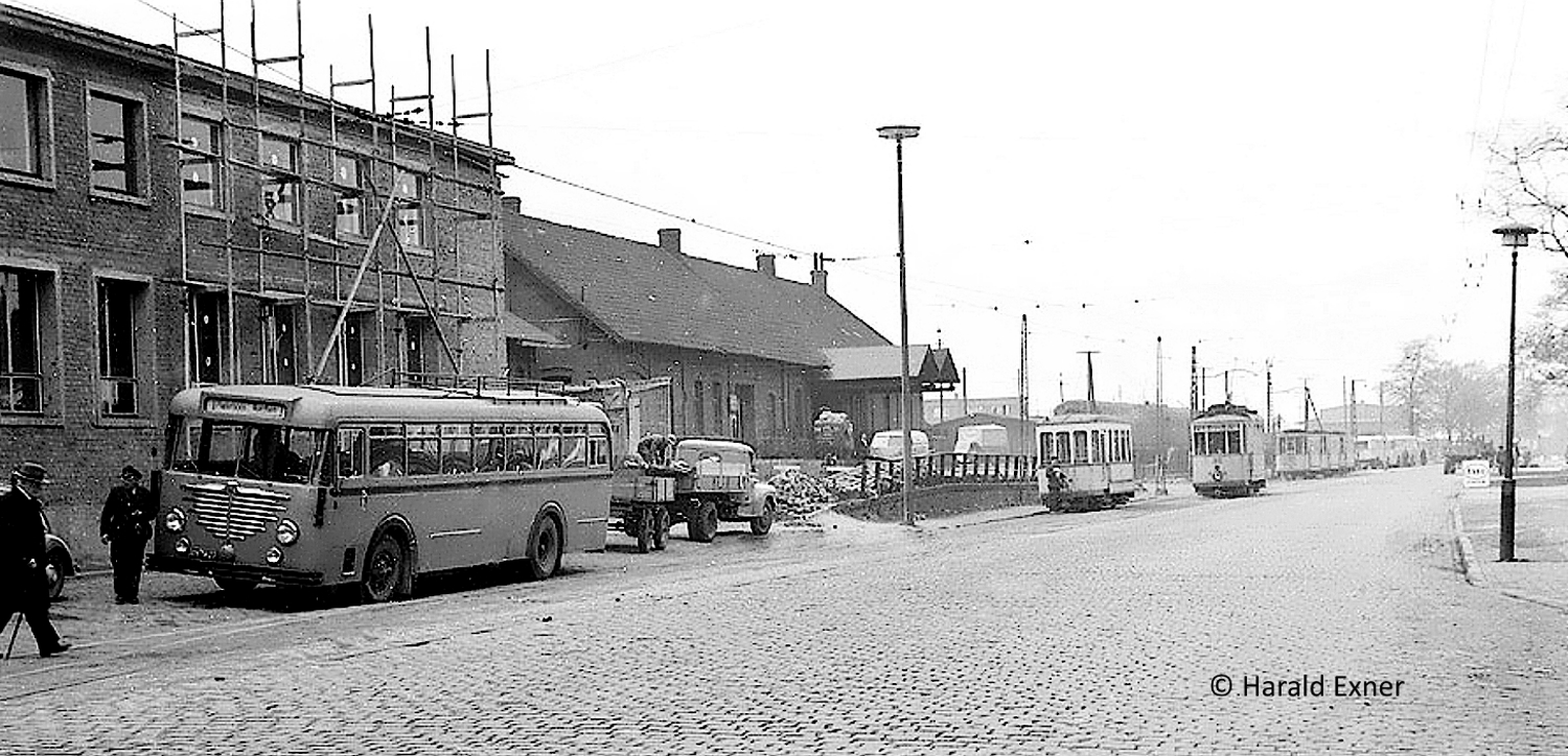 Kinder der Herz Jesu Schule Bahnhof