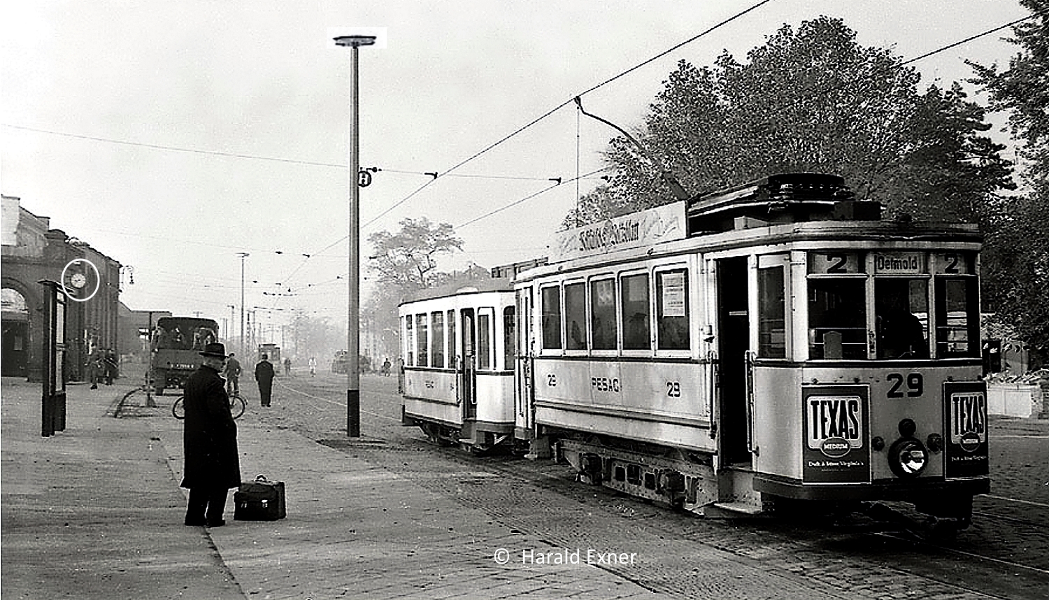 Kinder der Herz Jesu Schule Bahnhof