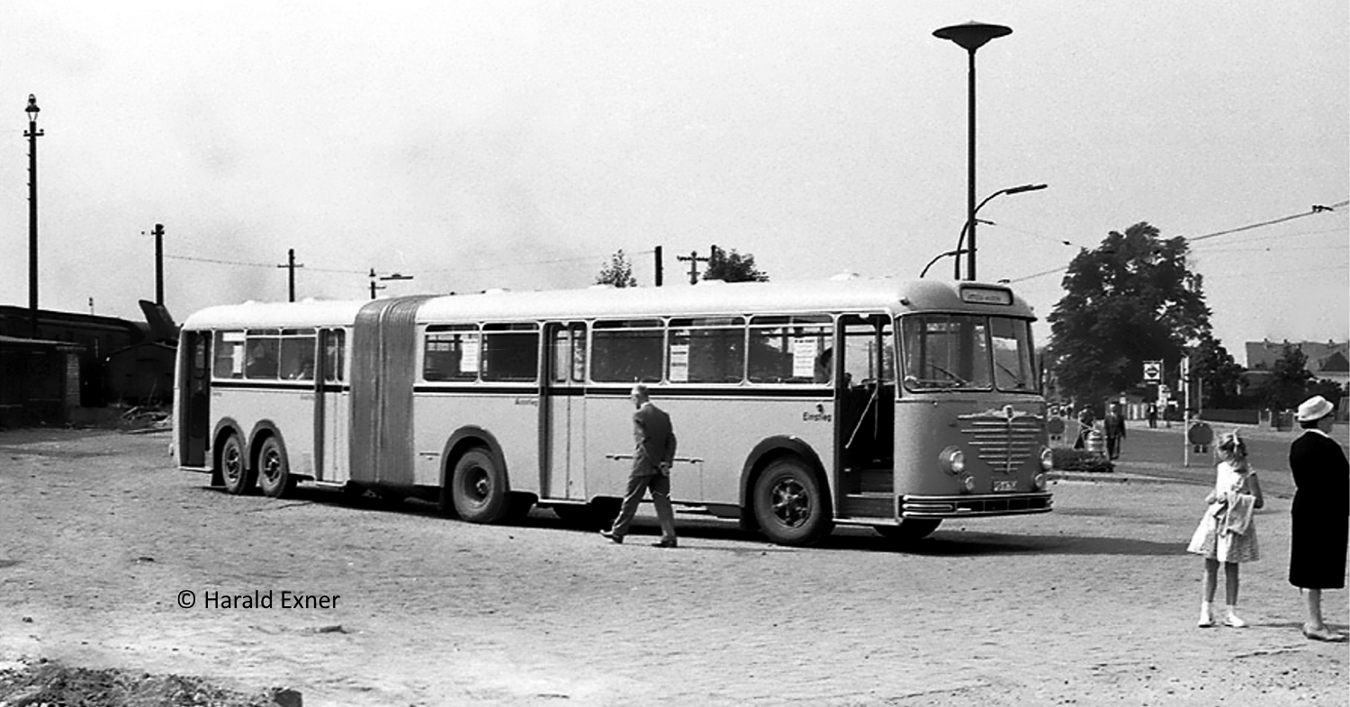 Kinder der Herz Jesu Schule Bahnhof