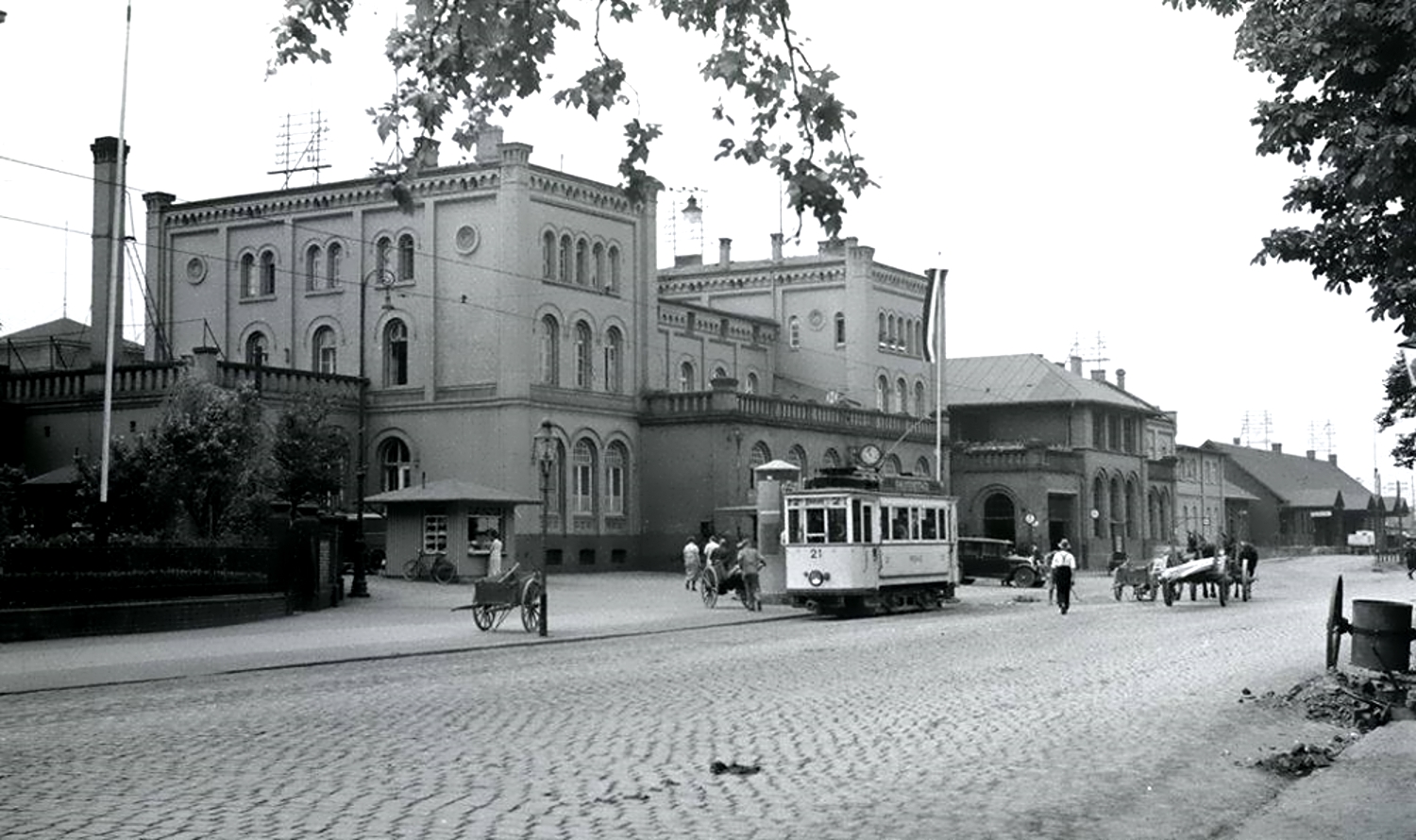 Kinder der Herz Jesu Schule Bahnhof