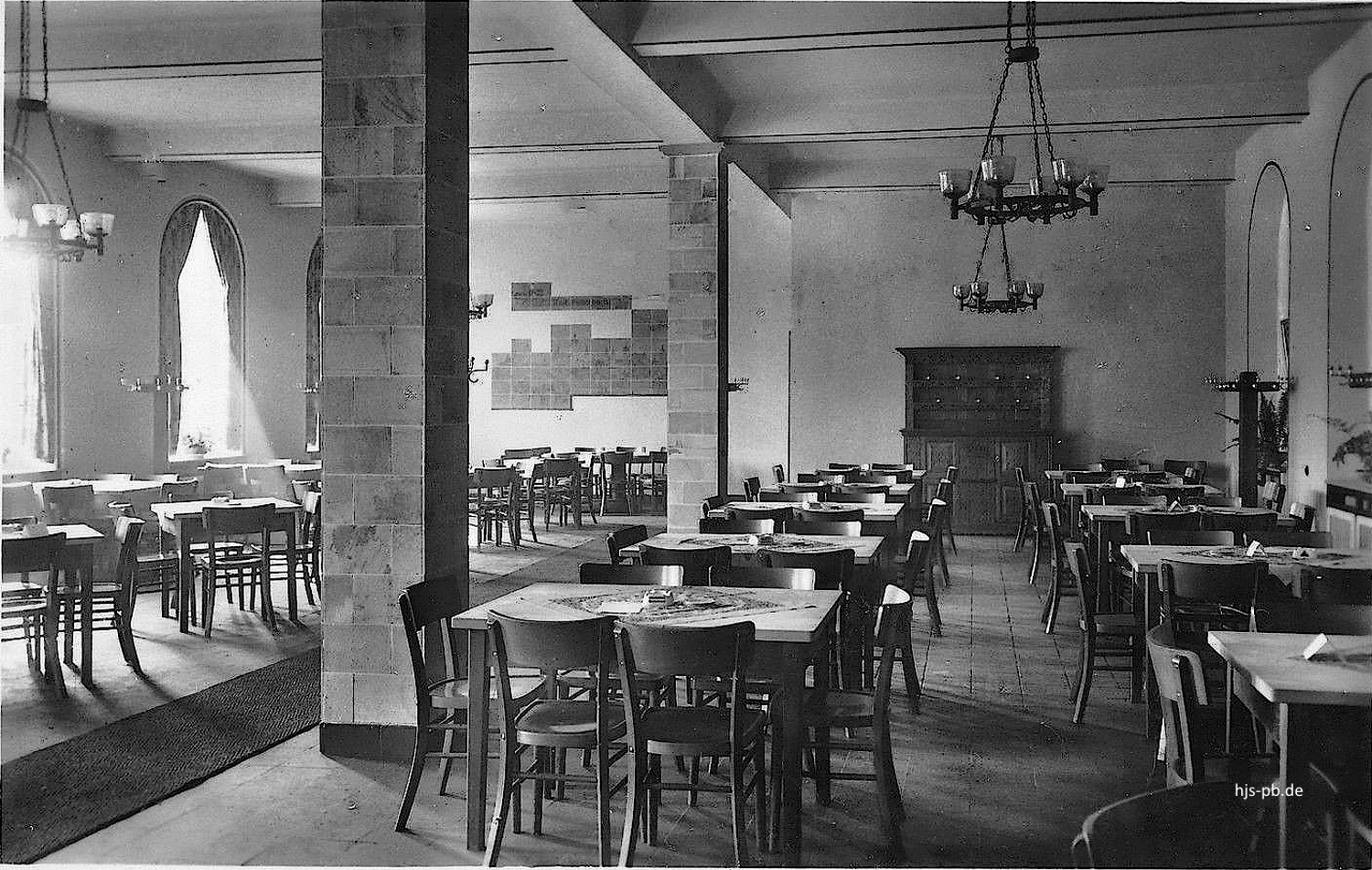 Kinder der Herz Jesu Schule Bahnhof