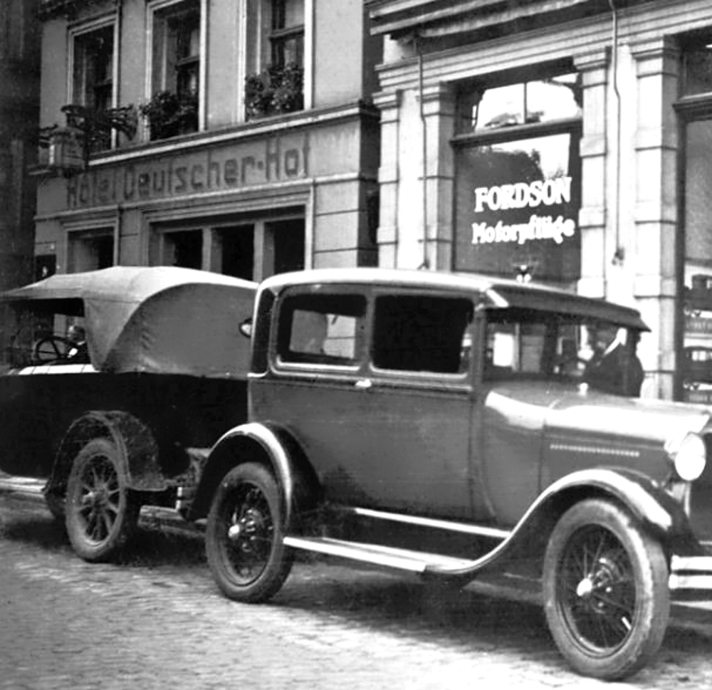 Kinder der Herz Jesu Schule Bahnhof