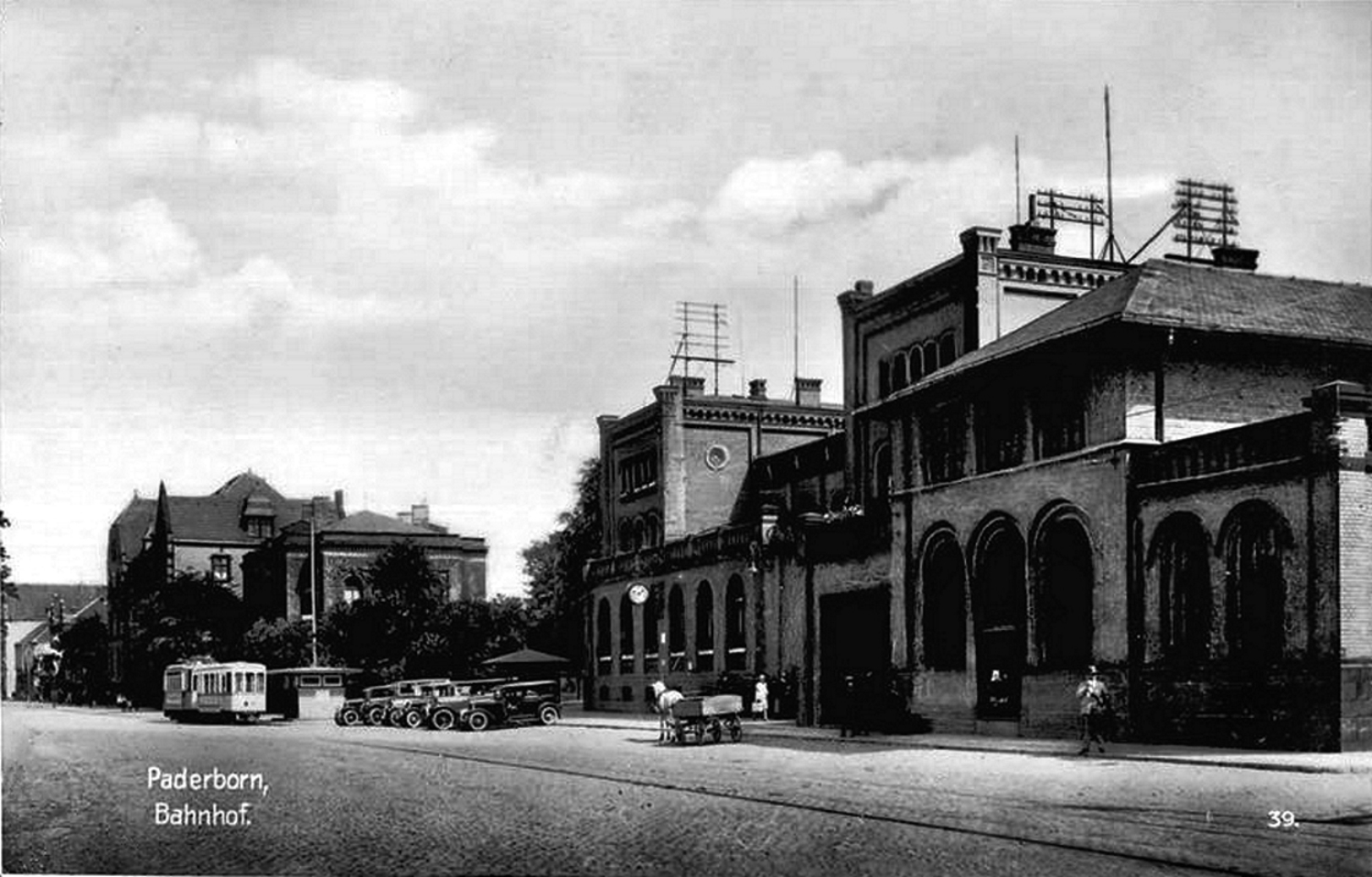 Kinder der Herz Jesu Schule Bahnhof
