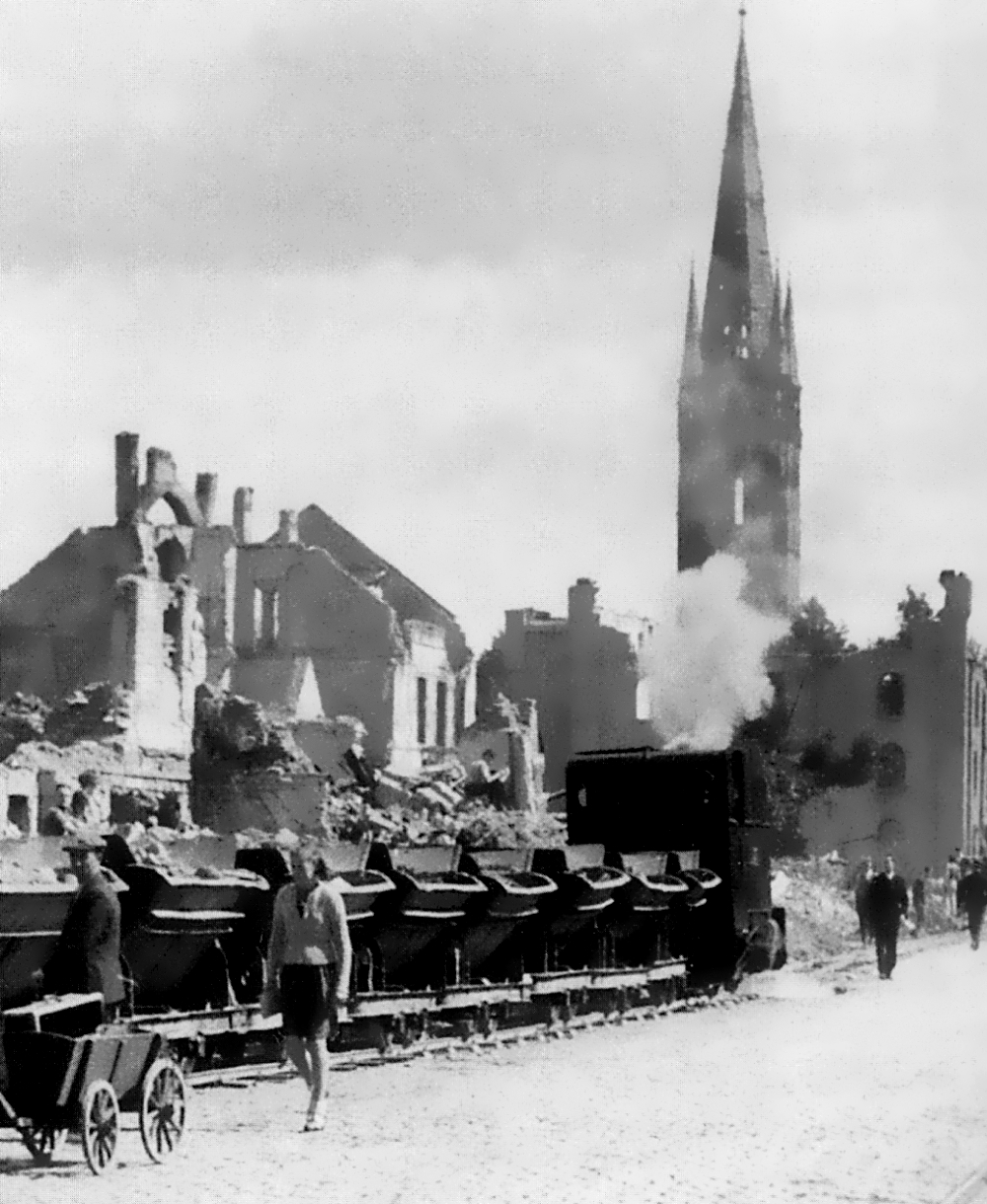 Kinder der Herz Jesu Schule Bahnhof