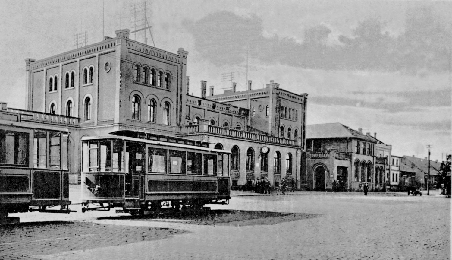 Kinder der Herz Jesu Schule Bahnhof