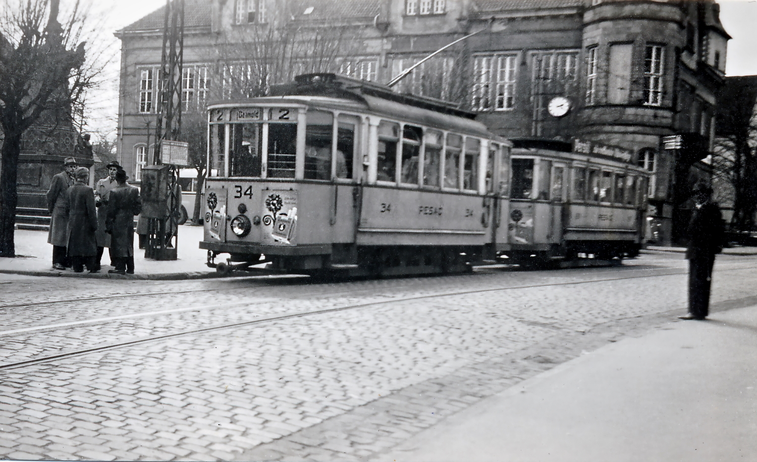 Kinder der Herz Jesu Schule Bahnhof