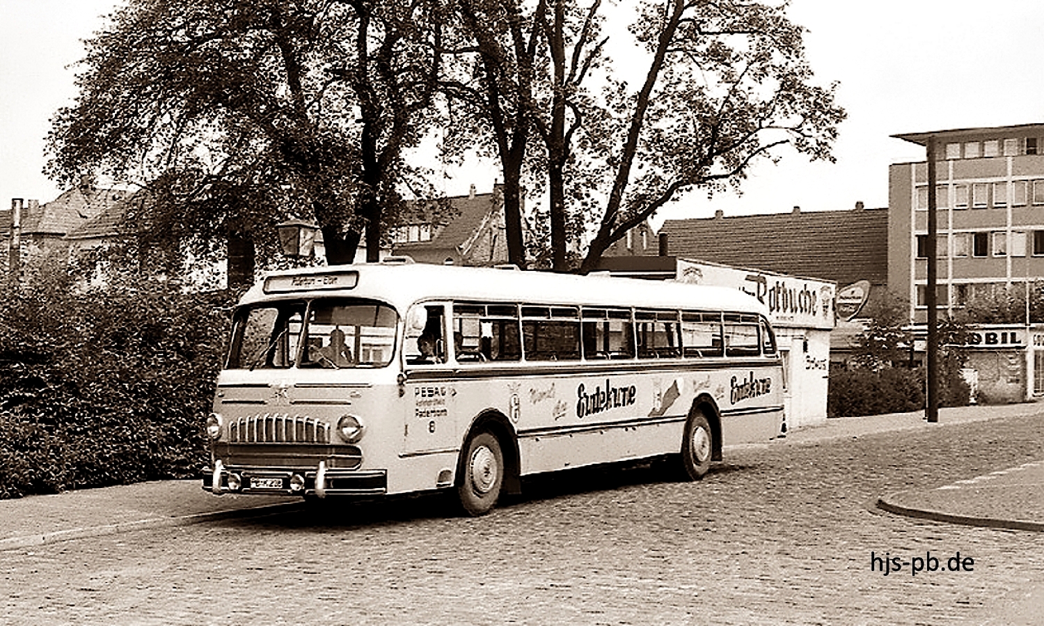 Kinder der Herz Jesu Schule; Schulespielen