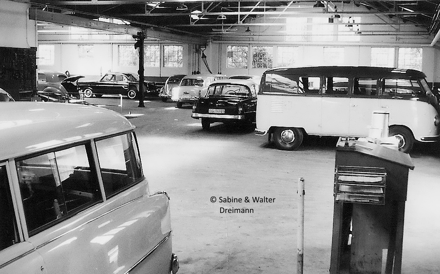 Kinder der Herz-Jesu-Schule; Schulespielen