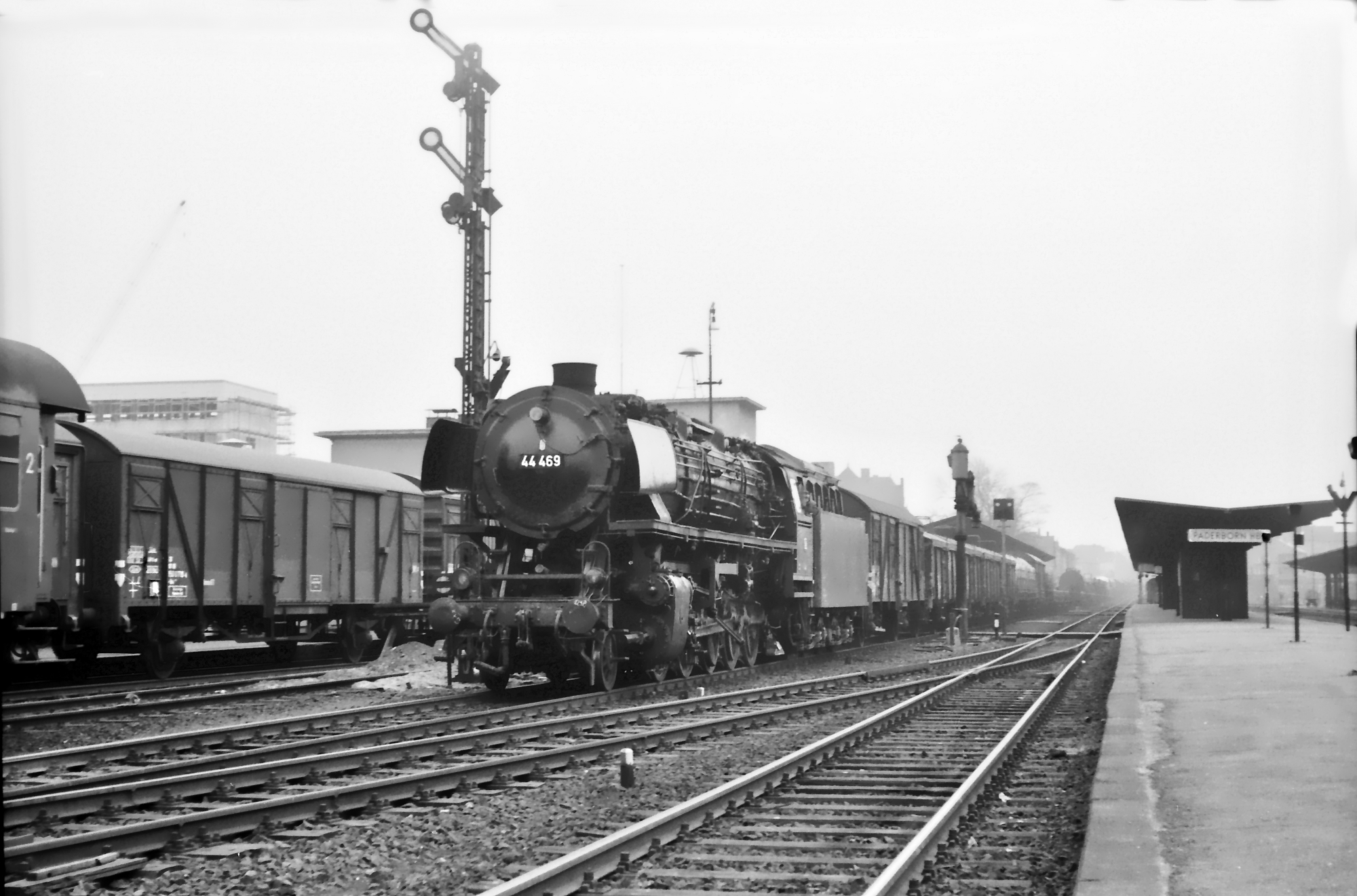 Kinder der Herz Jesu Schule Bahnhof