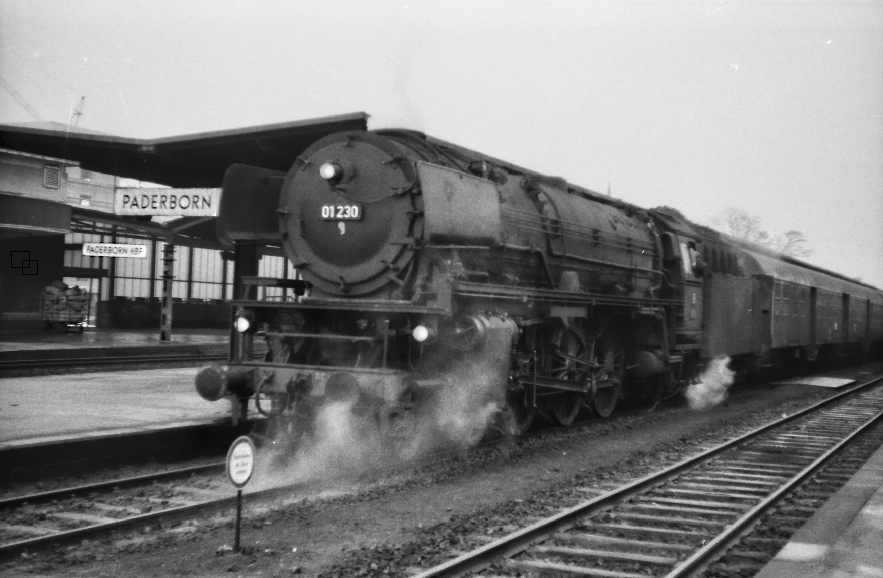 Kinder der Herz Jesu Schule Bahnhof