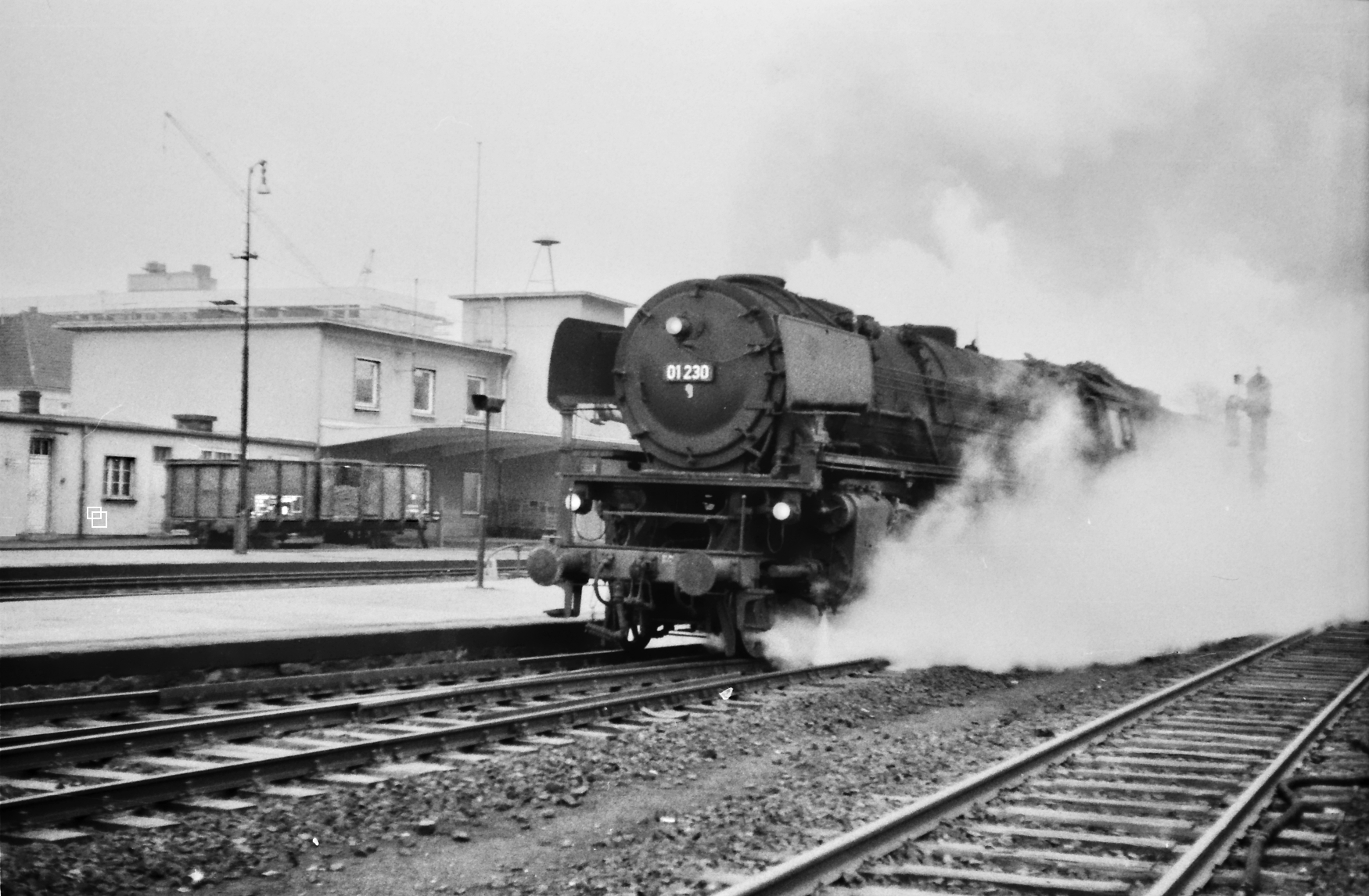 Kinder der Herz Jesu Schule Bahnhof
