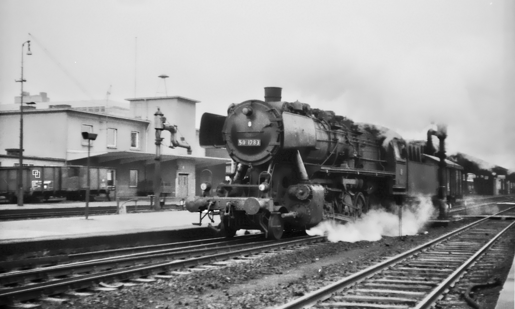 Kinder der Herz Jesu Schule Bahnhof