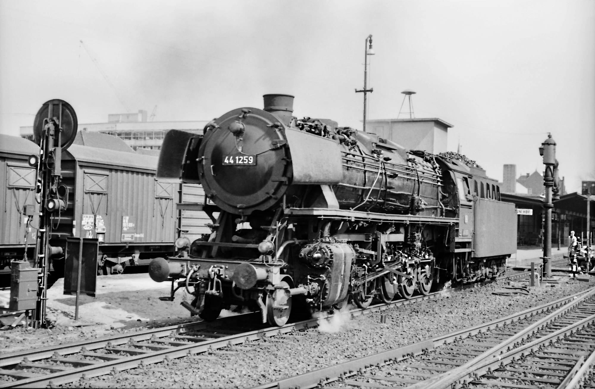 Kinder der Herz Jesu Schule Bahnhof