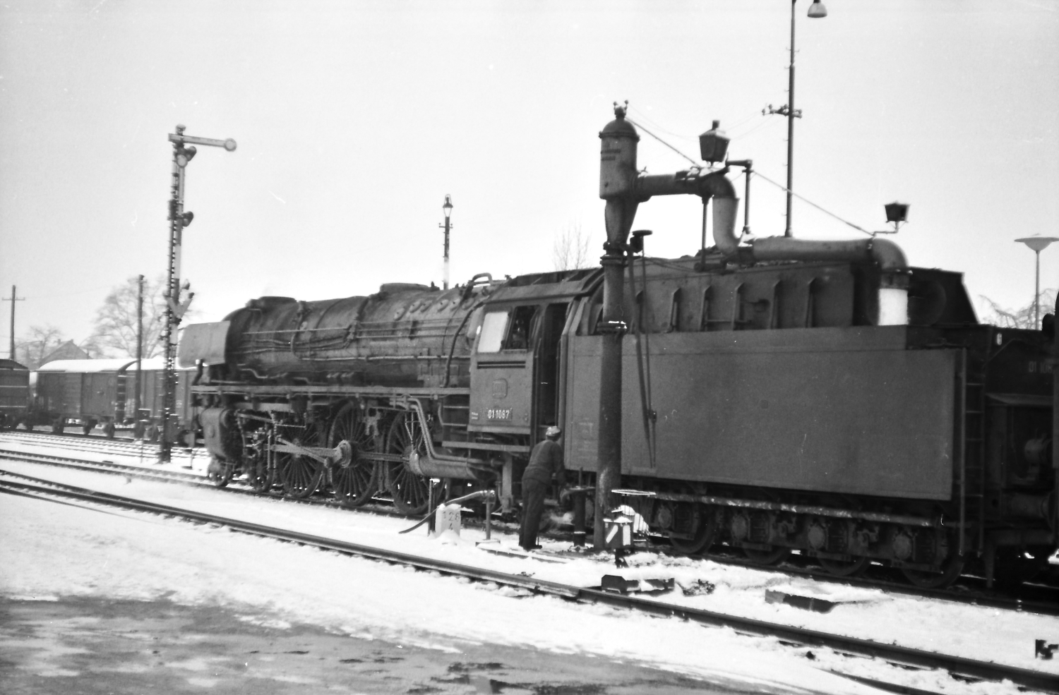 Kinder der Herz Jesu Schule Bahnhof