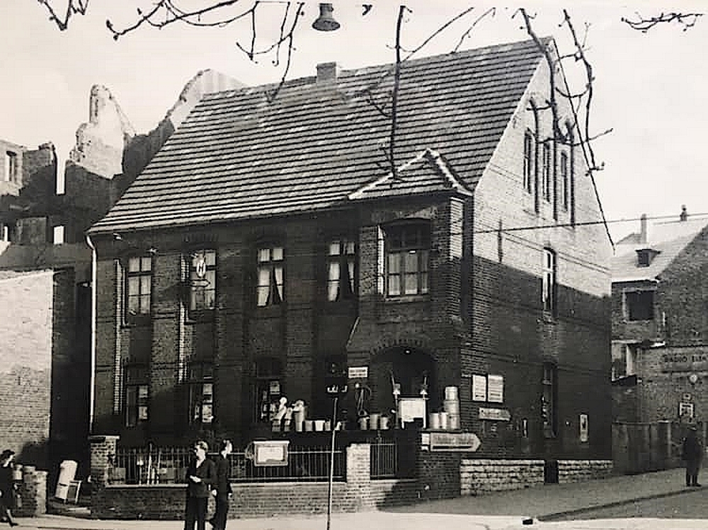 Zum weißen Rössel; Schulespielen